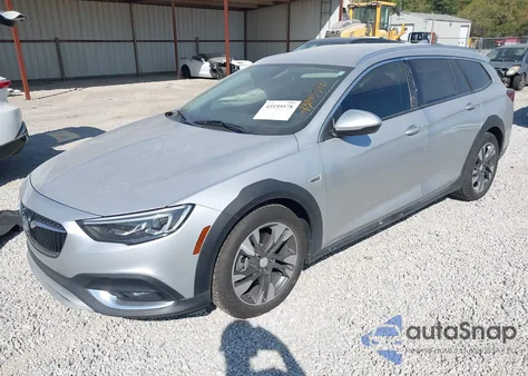 2018 Buick Regal Tourx Essence from USA, damaged, VIN W04GV8SX3J1135018